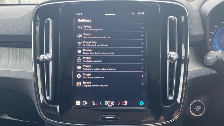 Volvo XC40 2.0 B4P Ultra Dark 5dr Auto Petrol Estate